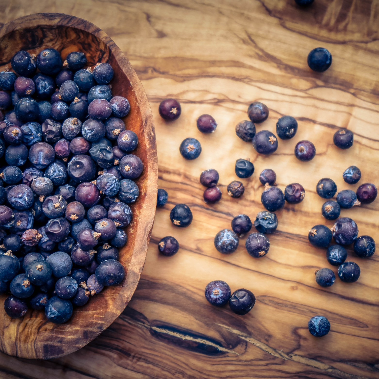 Juniper Berry Oil Benefits: Unlock its Cleansing and Healing benefits